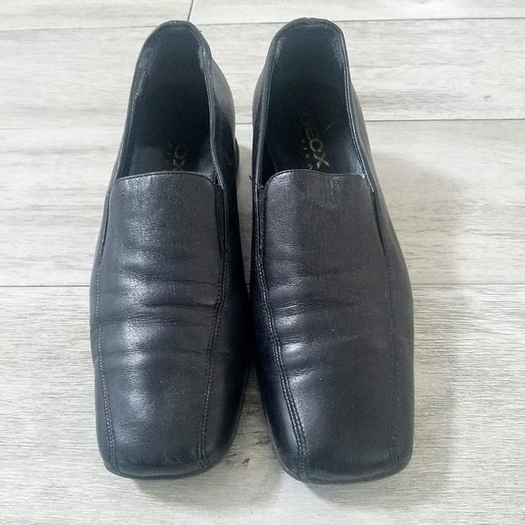GEOX women's loafer (size 38 european or 8 US) - Picture 2 of 3